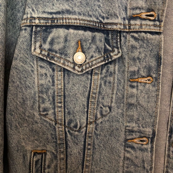 Levi’s Women’s Ex-Boyfriend Trucker Jacket - Picture 10 of 15